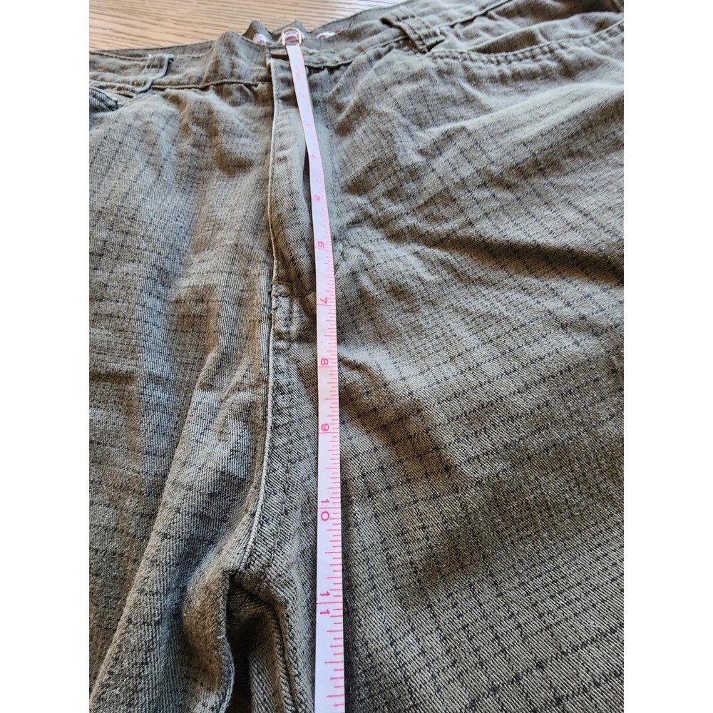 Vtg Volcom Skate Shorts Grid Embroidered Logo Y2K streetwear Skatercore cargo - Picture 11 of 11